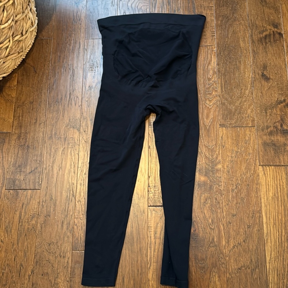 Knix Blissfit Maternity Leggings - supportive black leggings with tummy panel